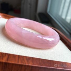 Bracciale rigido con cristalli rosa del Madagascar
