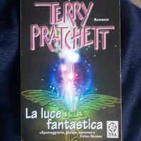 Terry Pratchett - La luce fantasticaa