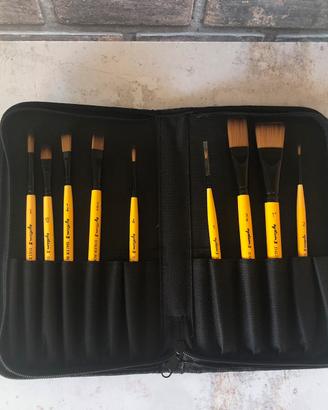 Set 9 pennelli artisti con astuccio Daler&Rowney