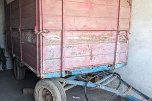 Rimorchio agricolo ribaltabile