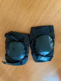 Ginocchiere per pattinaggio/rollerblade/skateboard