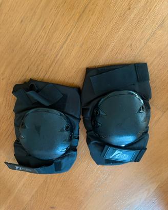 Ginocchiere per pattinaggio/rollerblade/skateboard