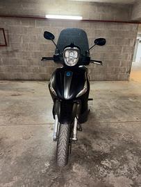 Beverly 350