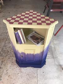 VIOLSKA: piccola libreria by Bililab