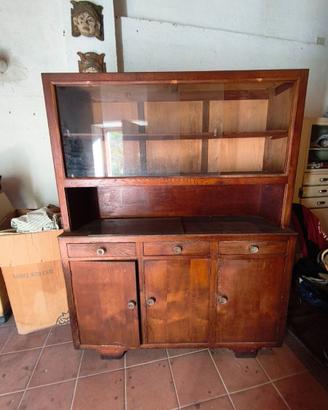 Credenza vintage con vetrina ad alzata