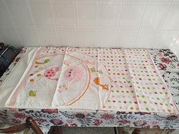 Paracolpi e piumino per lettino bimba, marca Pali