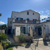 Puglia taranto grandissima villa su 2 livelli