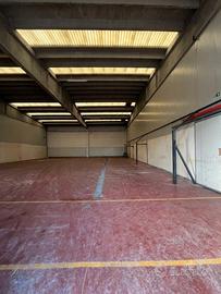 Capannone Industriale di 300 m² + spazio esterno 