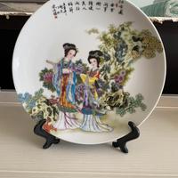 Piatto in ceramica dipinto a mano