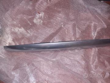 MANIGLIONE POSTERIORE CON LUCI PER LANCIA YPSILON 