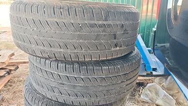 265 60 r18 gomme pneumatici 