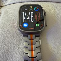 Apple Watch Ultra 2 titanio naturale con accessori
