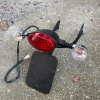 Supporto targa con fanale e frecce moto guzzi v7