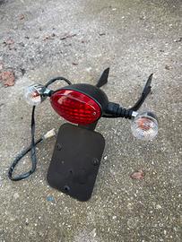 Supporto targa con fanale e frecce moto guzzi v7