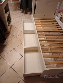 Letto singolo e comodino ikea