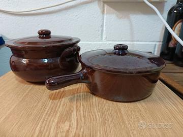 Due pentole coccio con coperchio