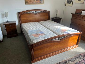 Letto matrimoniale classico