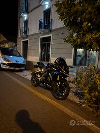 YZF R125 monster edition