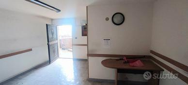 Aci Catena Centro appartamento con giardino e gara