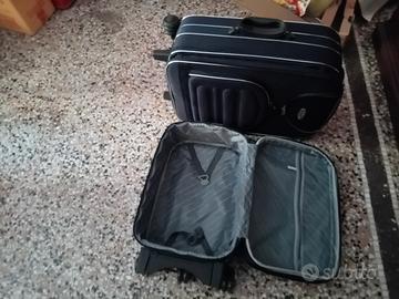 Valigie  trolley nere media e piccola