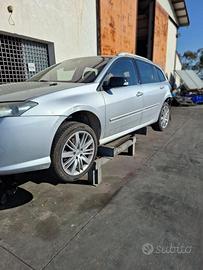 Per ricambi Renault Laguna Sportour 2.0dci 110kw 1