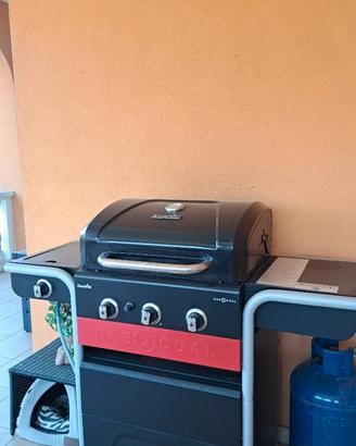 Barbecue a gas / carbonella