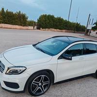 GLA 220 4 MATIC PREMIUM AMG NIGHT EDITION 