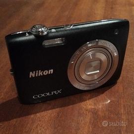 Fotocamera digitale Nikon Coolpix S2800