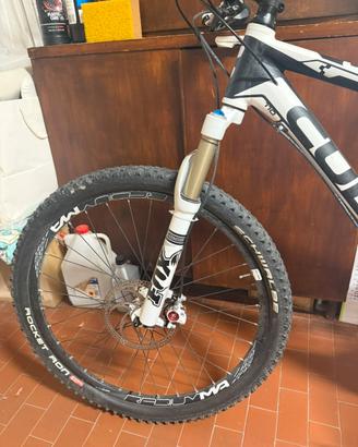 Mtb cube full