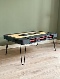 Tavolino da caffè a forma di musicassetta