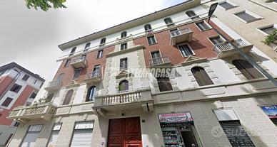 AMPIO 2 LOCALI, PIANO ALTO DA RISTRUTTURARE!