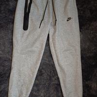 pantaloni nike tech grigi