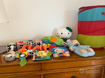 Peluche e sonagli con contenitore