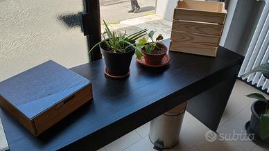 postazione/scrivania in legno e ferro nero 