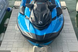 Moto d’acqua seadoo rxp325