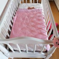 Lettino in legno  per bambini