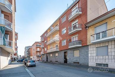 2 LOCALI A VENARIA REALE