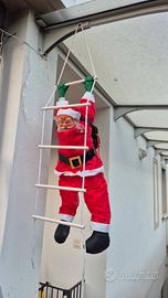 Addobbo Babbo natale sulla scala