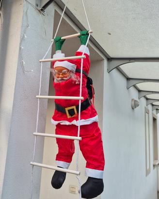 Addobbo Babbo natale sulla scala