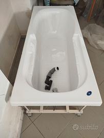 Vasca da bagno in vetroresina