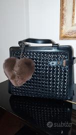 Cuore in pelo marrone accessorio per borse e zaini