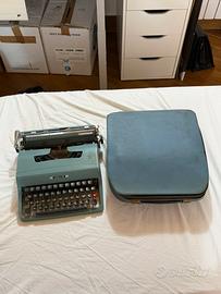 Macchina da scrivere Olivetti Lettera 32