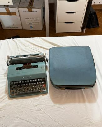 Macchina da scrivere Olivetti Lettera 32
