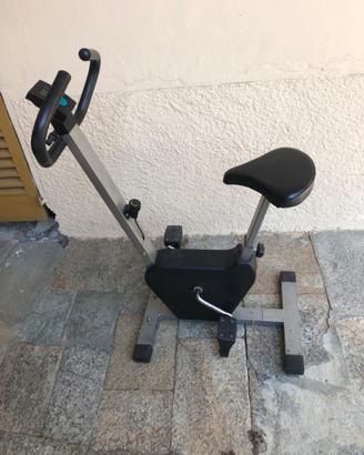 Cyclette usata da camera – Compatta con monitor di