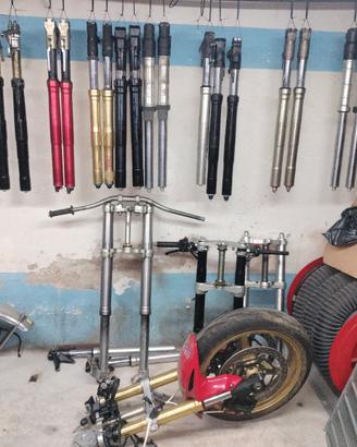 Ammortizzatori di Diverse Marche 