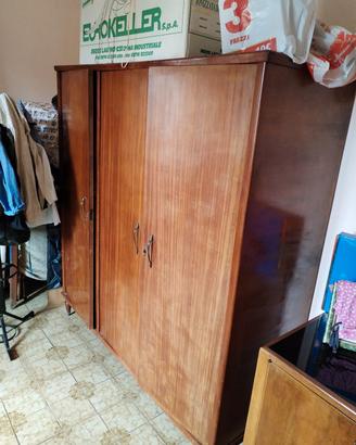Mobilio anni '20. Armadi 2, comò 2