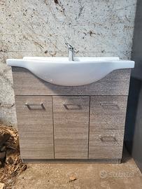 Mobile bagno con lavandino