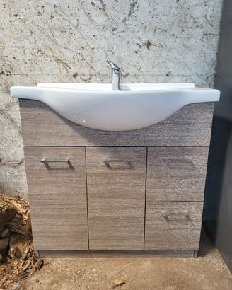 Mobile bagno con lavandino