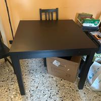TAVOLO CON SEDIE