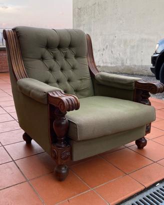 Poltrona Vintage Classica con Struttura in Legno I